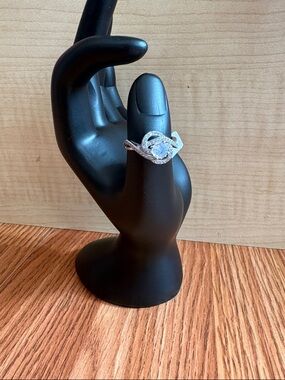 Elegant 925 Silver Ring With Moonstone  Crystal - Silver